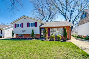 26288 Aaron Dr, Euclid, OH 44132 - Photo 3