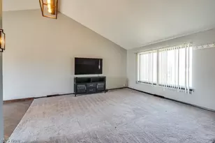 26288 Aaron Dr, Euclid, OH 44132 - Photo 5
