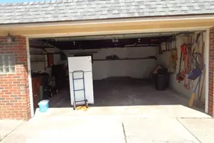 5706 Brownfield Dr, Parma, OH 44129 - Photo 5