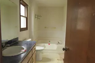 1615 E 84th St, Loveland, OH 44103 - Photo 7