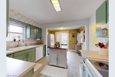 5162 Oakmont Drive, Lyndhurst, OH 44124 - Photo 9