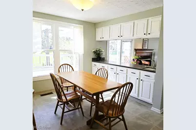 9898 Lakeview Circle, Strongsville, OH 44136 - Photo 5