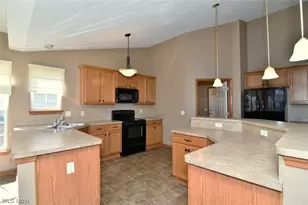 8337 Burlington Dr, North Ridgeville, OH 44039 - Photo 13