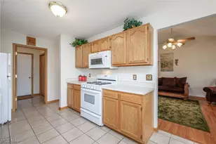 1432 Waters Edge Dr, Akron, OH 44313 - Photo 9