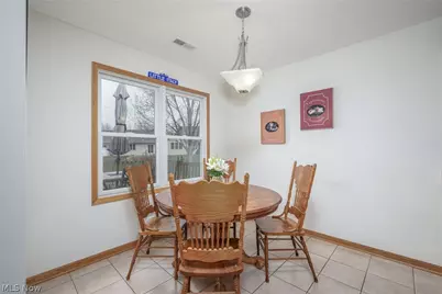 1432 Waters Edge Drive, Akron, OH 44313 - Photo 7