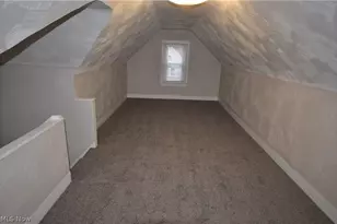 486 Howe St, Akron, OH 44307 - Photo 17