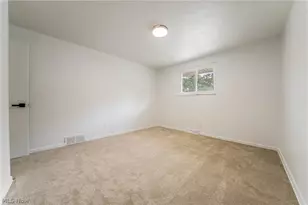 3181 Parmalee Dr, Green Hills, OH 44131 - Photo 15