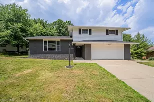 3181 Parmalee Dr, Green Hills, OH 44131 - Photo 1