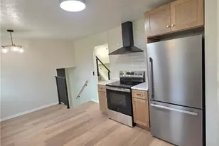 3181 Parmalee Dr, Green Hills, OH 44131 - Photo 3