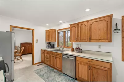 843 Wildwood Drive, Willard, OH 44890 - Photo 7