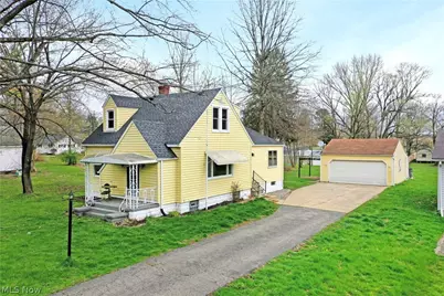 4890 Myrtle Avenue NW, Warren, OH 44483 - Photo 1