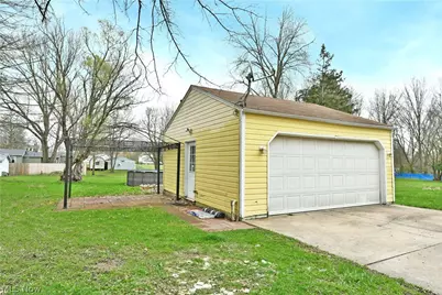 4890 Myrtle Avenue NW, Warren, OH 44483 - Photo 5