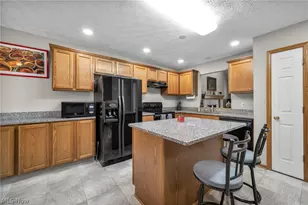 12804 Heritage Trl, North Royalton, OH 44133 - Photo 3