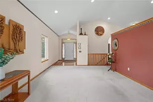 9418 Scottsdale Dr, Grandview Heights, OH 44147 - Photo 5