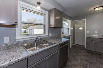 1132 Battles Avenue, Akron, OH 44314 - Photo 9