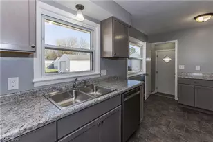 1132 Battles Ave, Akron, OH 44314 - Photo 9
