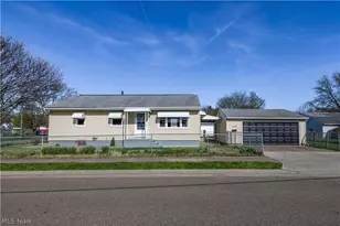 1132 Battles Ave, Akron, OH 44314 - Photo 1