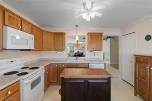 1254 White Stone Cir NE, Canton, OH 44721 - Photo 9