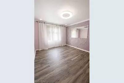 1372 Golden Gate Boulevard #B-201, Mayfield Heights, OH 44124 - Photo 3