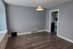 914 Dan St, Akron, OH 44310 - Photo 9