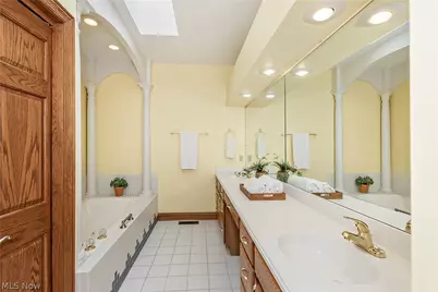 2002 Fox Trace Trail, Cuyahoga Falls, OH 44223 - Photo 27