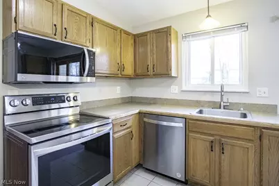 18267 Walnut Drive, Strongsville, OH 44149 - Photo 11