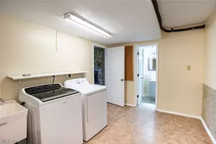 18267 Walnut Dr, Strongsville, OH 44149 - Photo 17