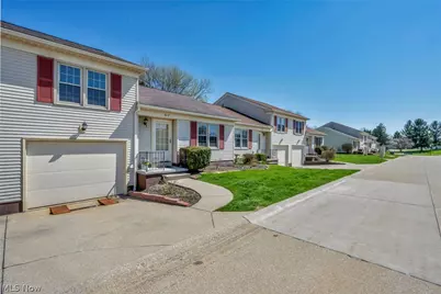 5279 Creekside Boulevard #07, Brunswick, OH 44212 - Photo 3