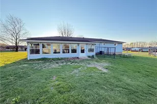 22179 Valley View Dr, West Lafayette, OH 43845 - Photo 3