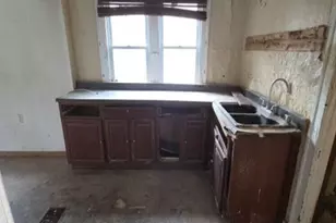 12800 Rexwood Ave, Garfield Heights, OH 44105 - Photo 11