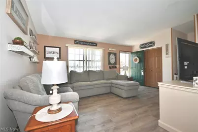 4942 Signature Circle, Austintown, OH 44515 - Photo 7