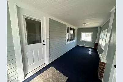 13623 Thornhurst Avenue, Garfield Heights, OH 44105 - Photo 5