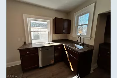 13623 Thornhurst Avenue, Garfield Heights, OH 44105 - Photo 7