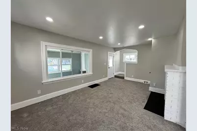 13623 Thornhurst Avenue, Garfield Heights, OH 44105 - Photo 11