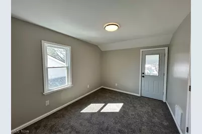 13623 Thornhurst Avenue, Garfield Heights, OH 44105 - Photo 17