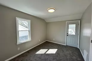 13623 Thornhurst Ave, Garfield Heights, OH 44105 - Photo 17