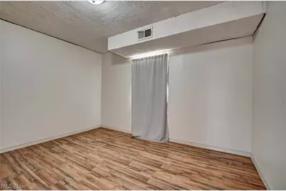 4747 Indian Hill Road SE, Uhrichsville, OH 44683 - Photo 11