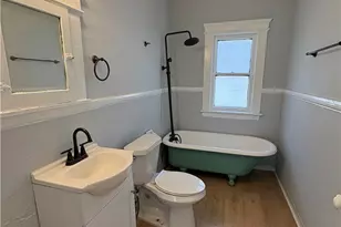 946 E 79th St, Loveland, OH 44103 - Photo 11