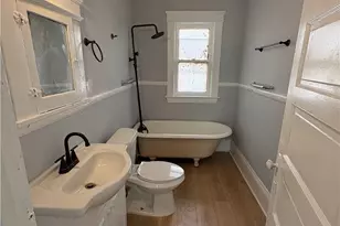 946 E 79th St, Loveland, OH 44103 - Photo 9