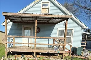 1748 South Lawn Ext, Coshocton, OH 43812 - Photo 1