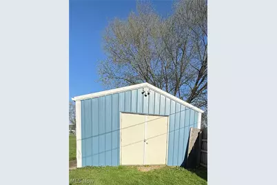 1748 South Lawn Extension, Coshocton, OH 43812 - Photo 5