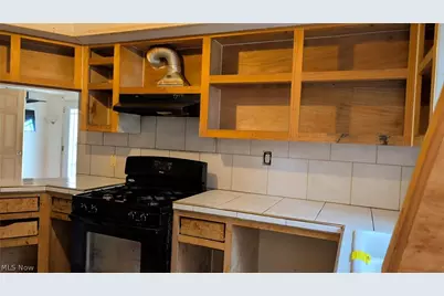 1857 12th Street SW, Akron, OH 44314 - Photo 3