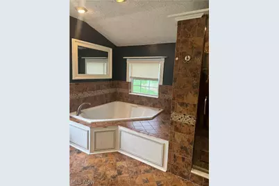 3946 Dunton Road, Lorain, OH 44055 - Photo 13
