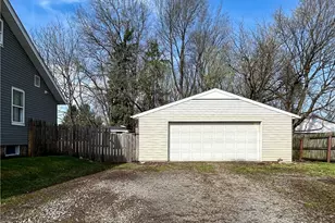 1811 Grace Ave NE, Canton, OH 44705 - Photo 3