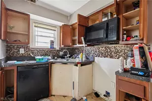 18310 La Salle Ave, Loveland, OH 44119 - Photo 13