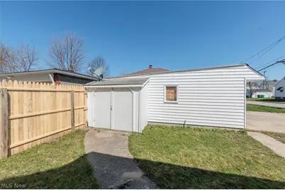 19251 Abby Avenue, Euclid, OH 44119 - Photo 41