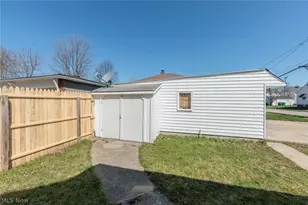 19251 Abby Ave, Euclid, OH 44119 - Photo 41