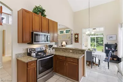 15220 Chestnut Oak Lane, Strongsville, OH 44149 - Photo 9
