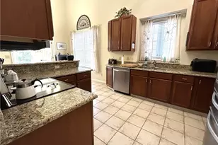 15220 Chestnut Oak Ln, Strongsville, OH 44149 - Photo 5