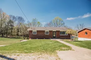 19 Osborne St, Washington, WV 26181 - Photo 3